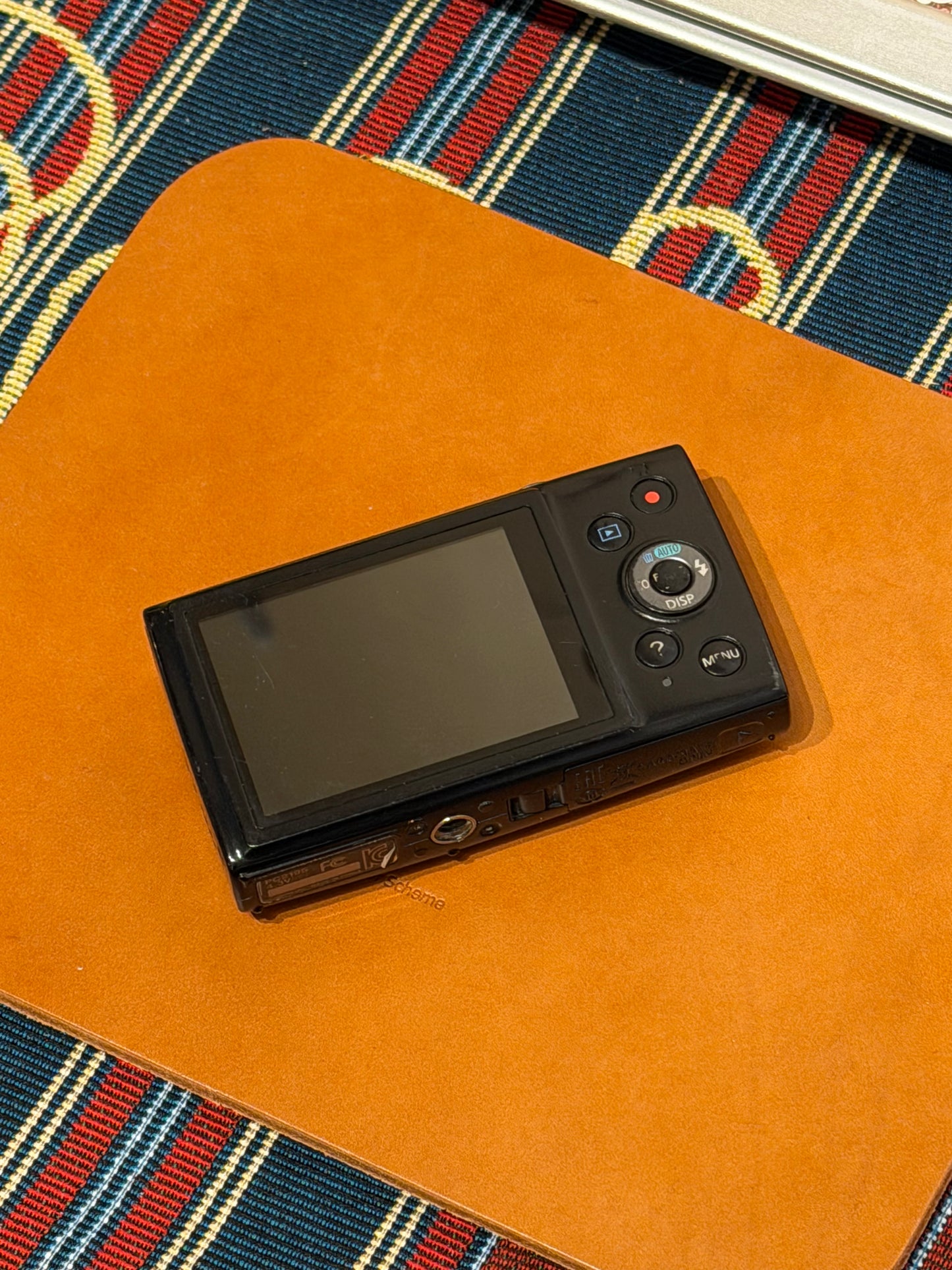 Canon PowerShot ELPH 170 IS / IXUS 170 20MP Black