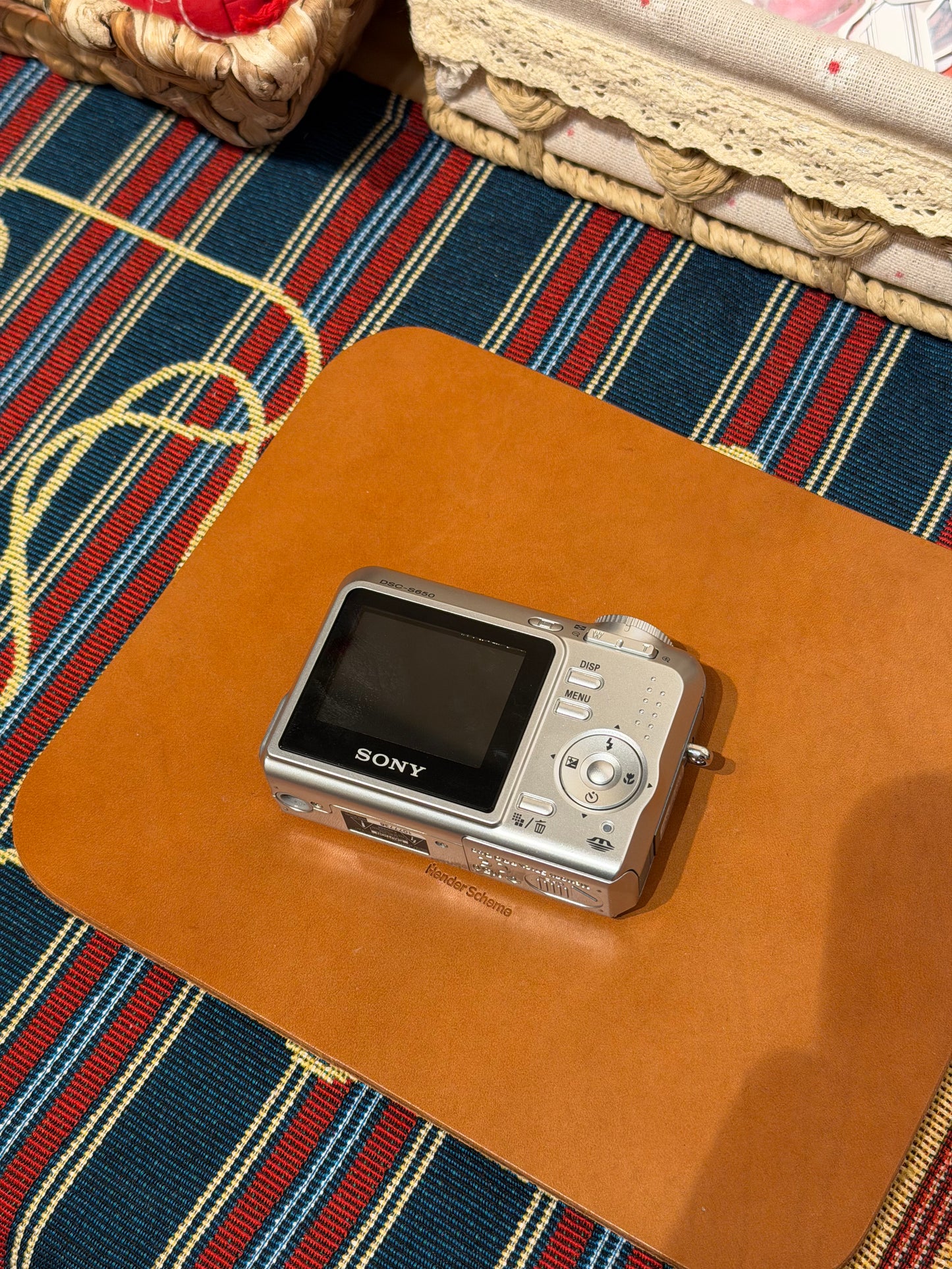 Sony Cyber-shot DSC-S650 7.2MP Silver