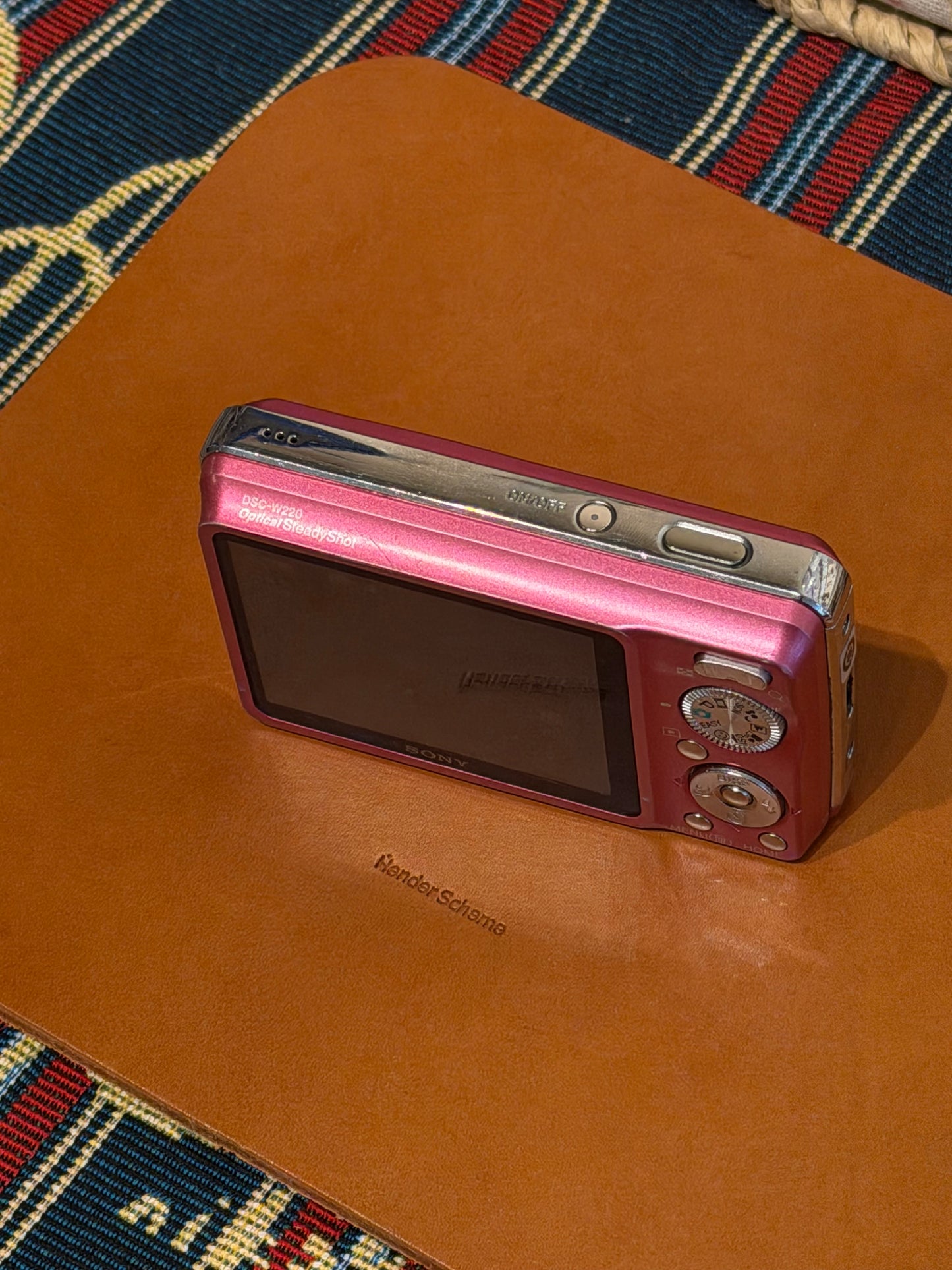 Sony Cyber-shot DSC-W220 12.1MP Pink