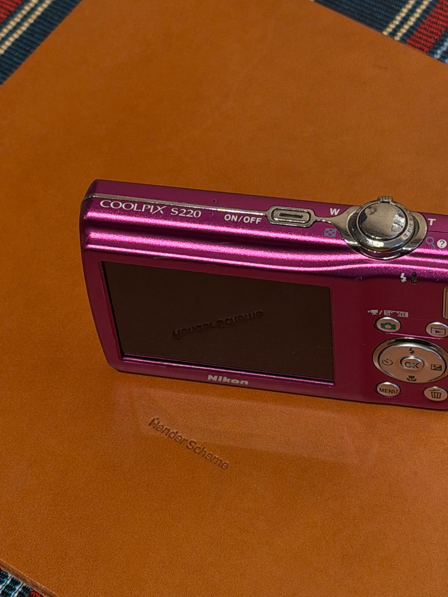 Nikon Coolpix S220 10MP Pink