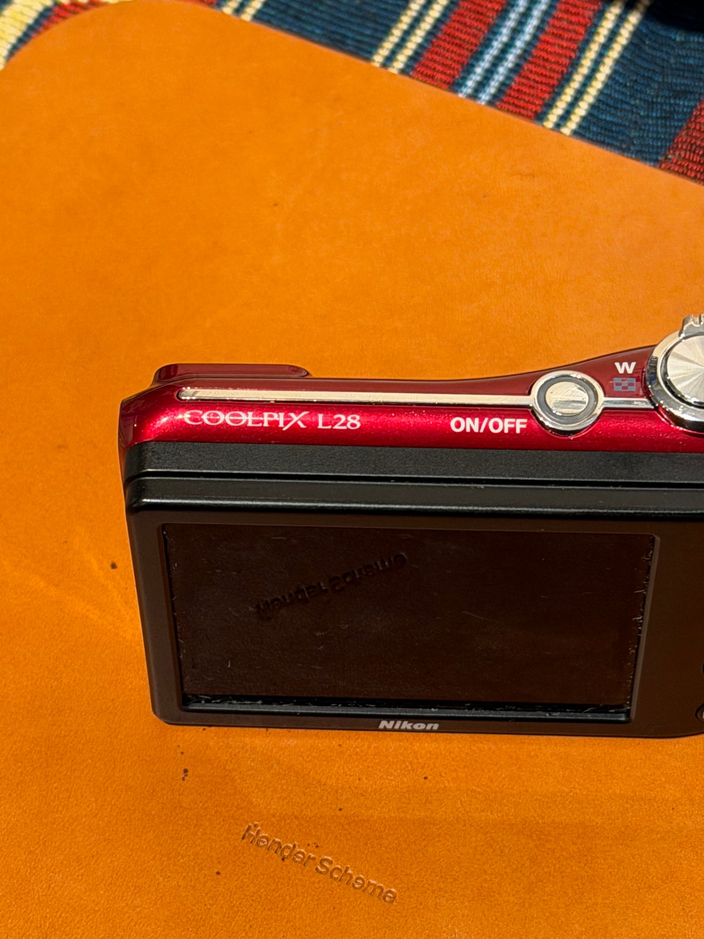 Nikon COOLPIX L28 20.1MP Red