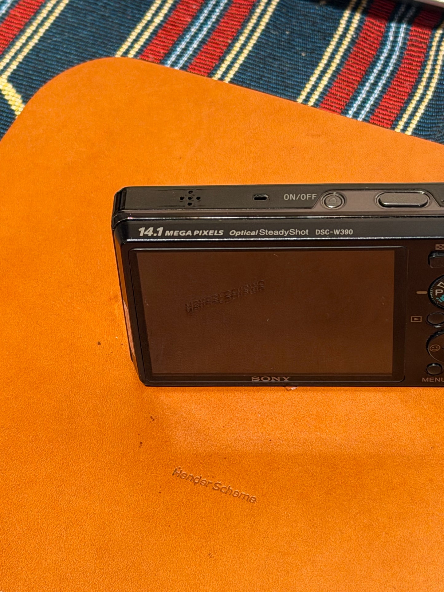 Sony Cyber-shot DSC-W390 14.1MP Black