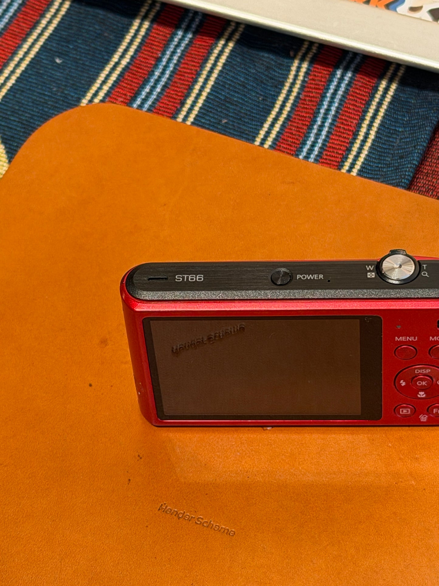 Samsung ST66 16.1MP Red