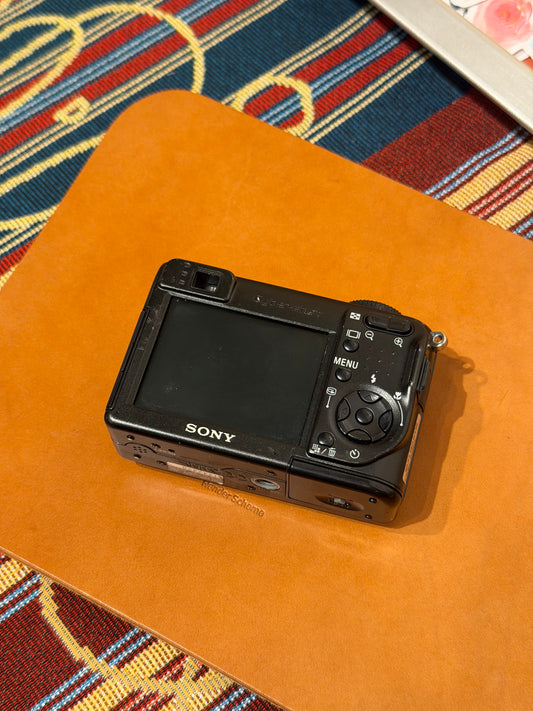 Sony Cyber-shot DSC-W1 5.0MP Black