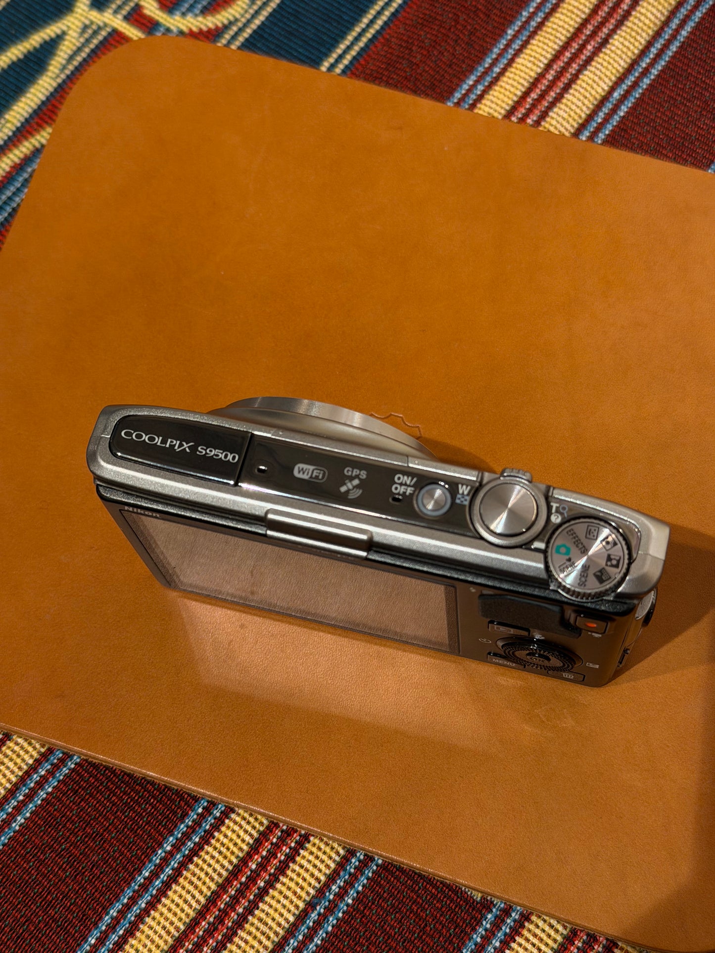 Nikon Coolpix S9500 18.1MP Silver