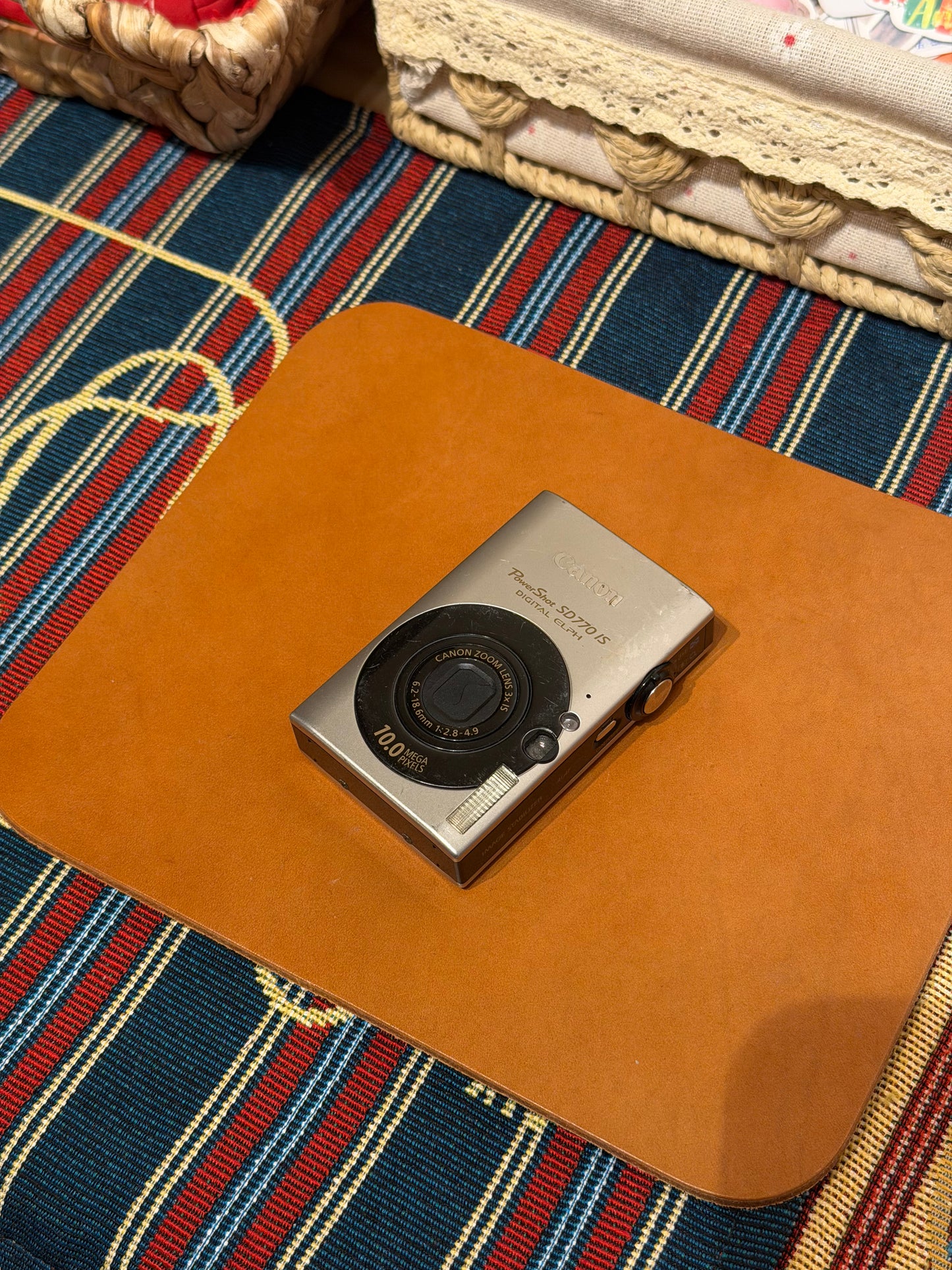 Canon PowerShot SD770 IS / Digital IXUS 85 IS 10MP Silver