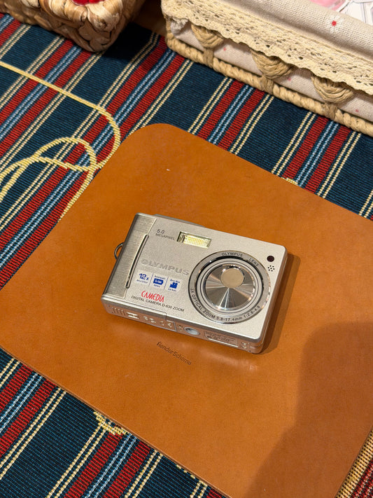 Olympus D-630 Zoom 5MP Silver