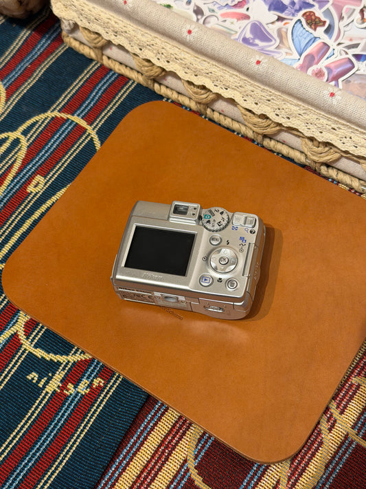 Nikon Coolpix 5600 5.1MP