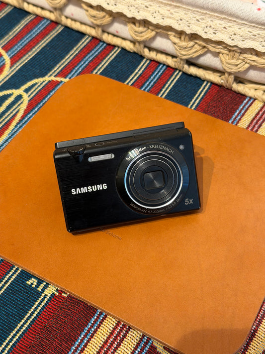 Samsung MV800 / MultiView MV800 16.1MP Black
