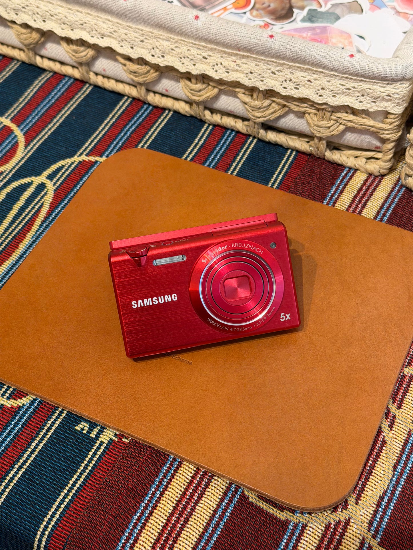 Samsung MV800 / MultiView MV800 16.1MP Red