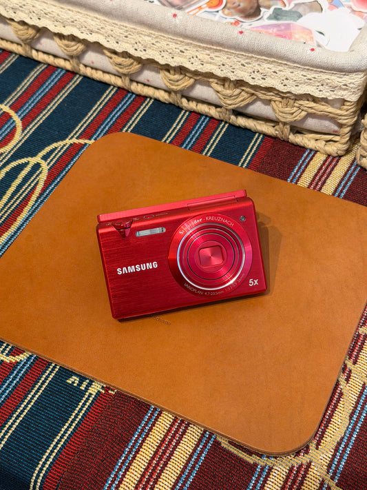 Samsung MV800 / MultiView MV800 16.1MP Red