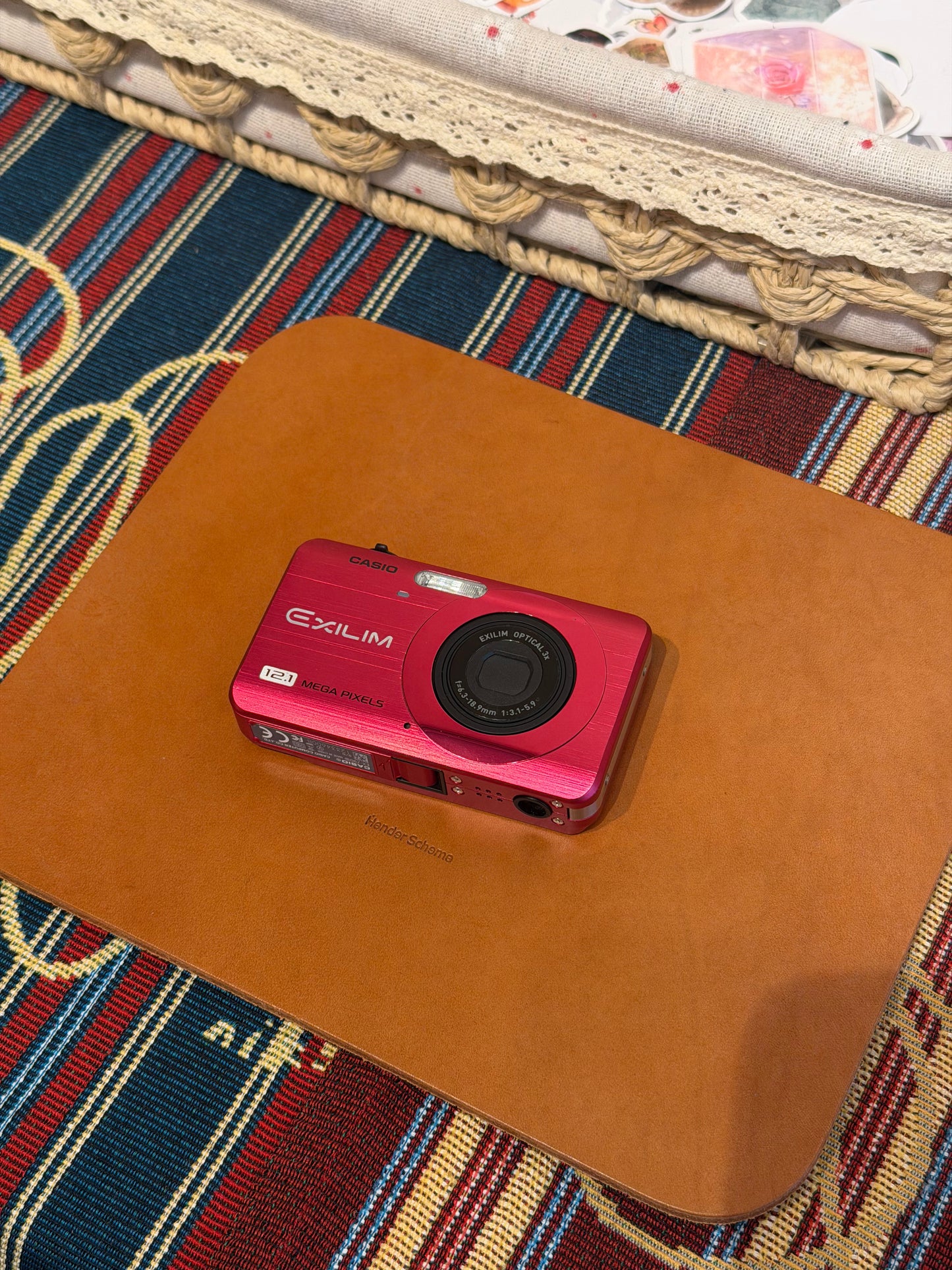 Casio Exilim EX-Z90 12.1MP Pink