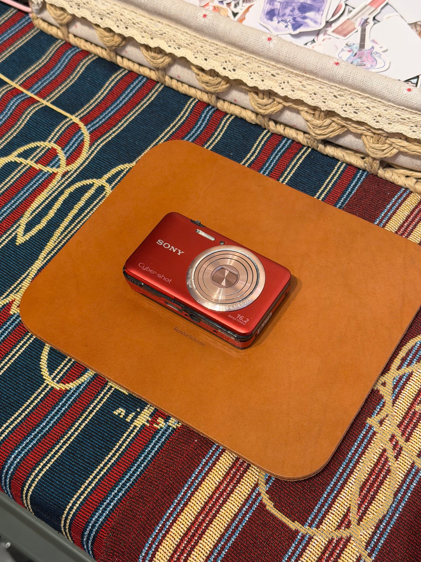 Sony Cyber-shot DSC-WX9 16.2MP Red