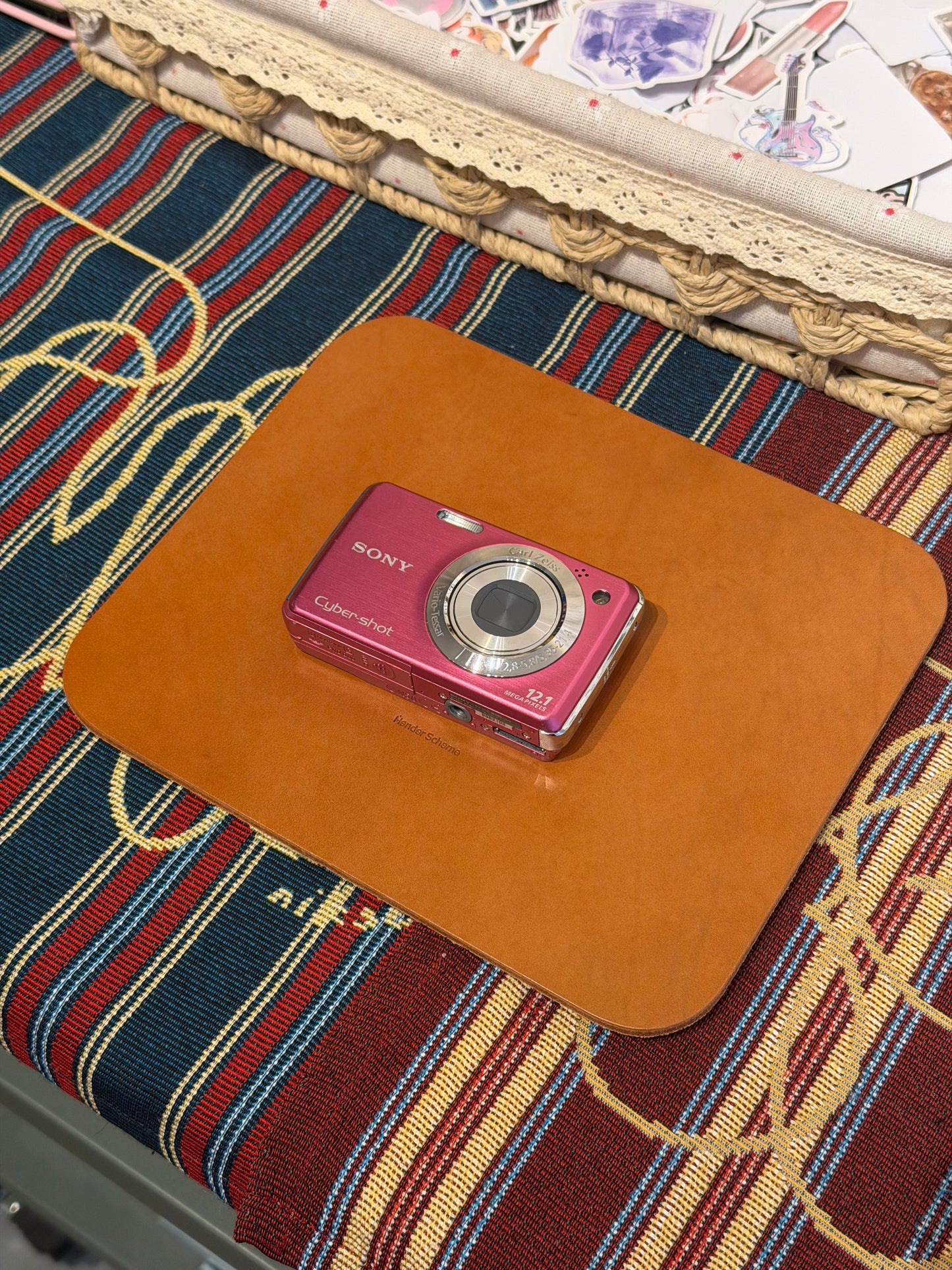 Sony Cyber-shot DSC-W220 12.1MP Pink