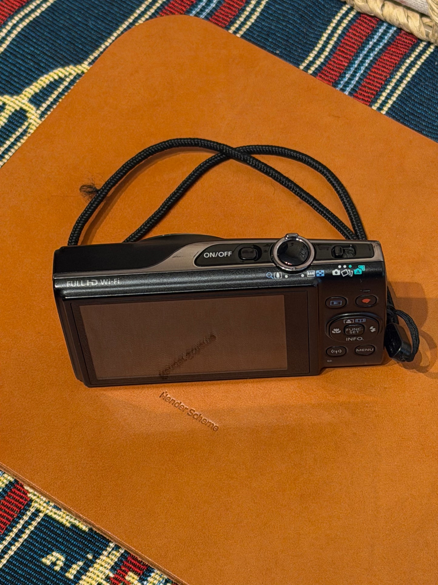 Canon PowerShot ELPH 360 HS / IXUS 285 HS 20.2MP Black