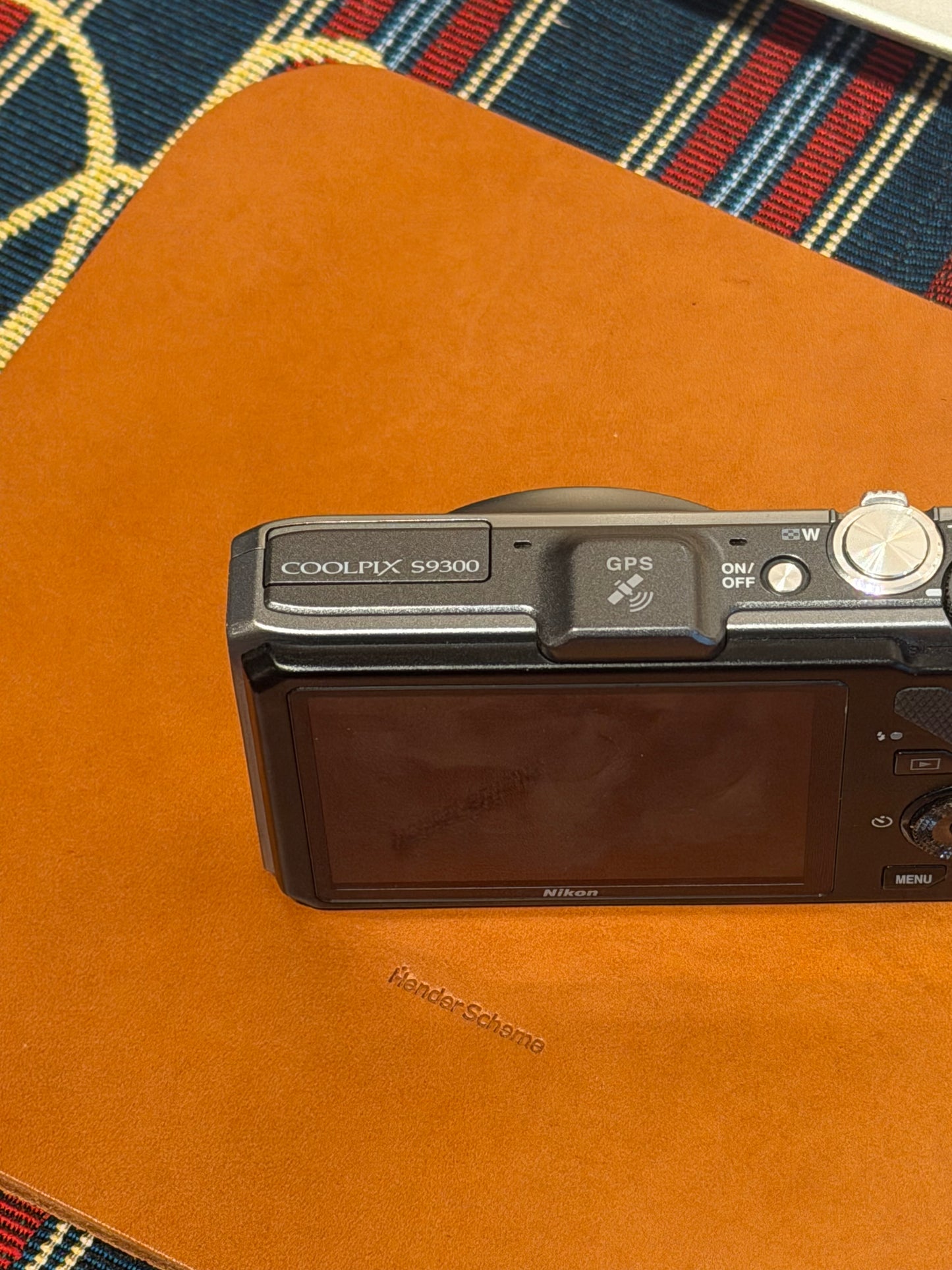 Nikon Coolpix S9300 16MP Silver