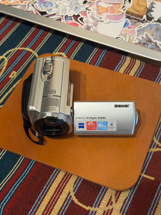 Sony Handycam DCR-SR68 Silver