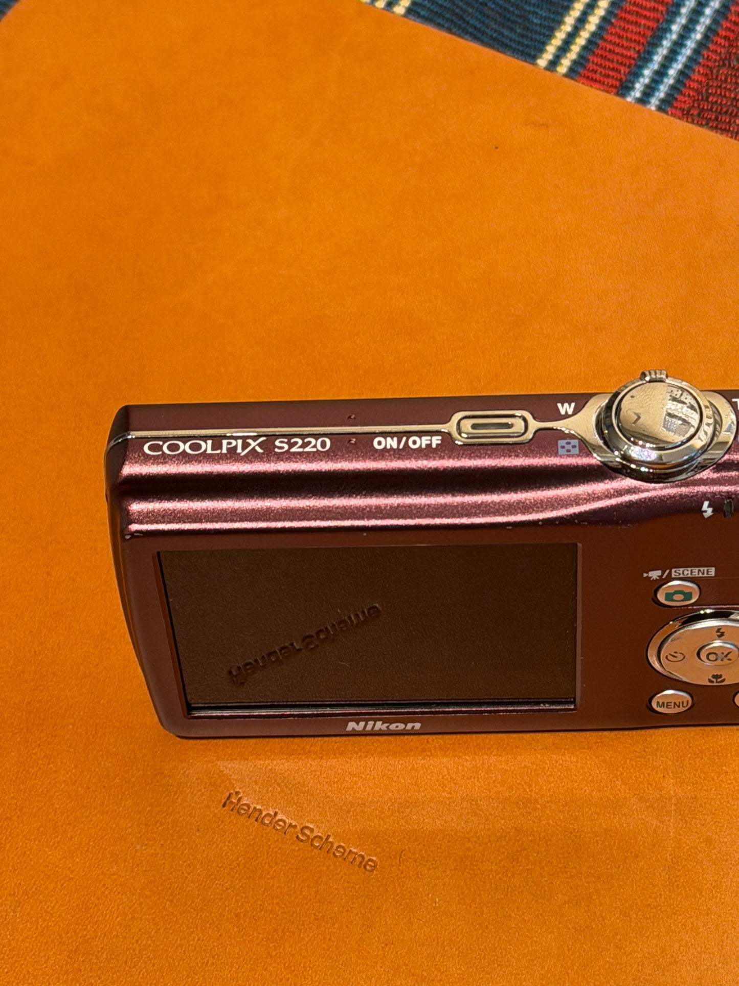 Nikon Coolpix S220 10MP Purple