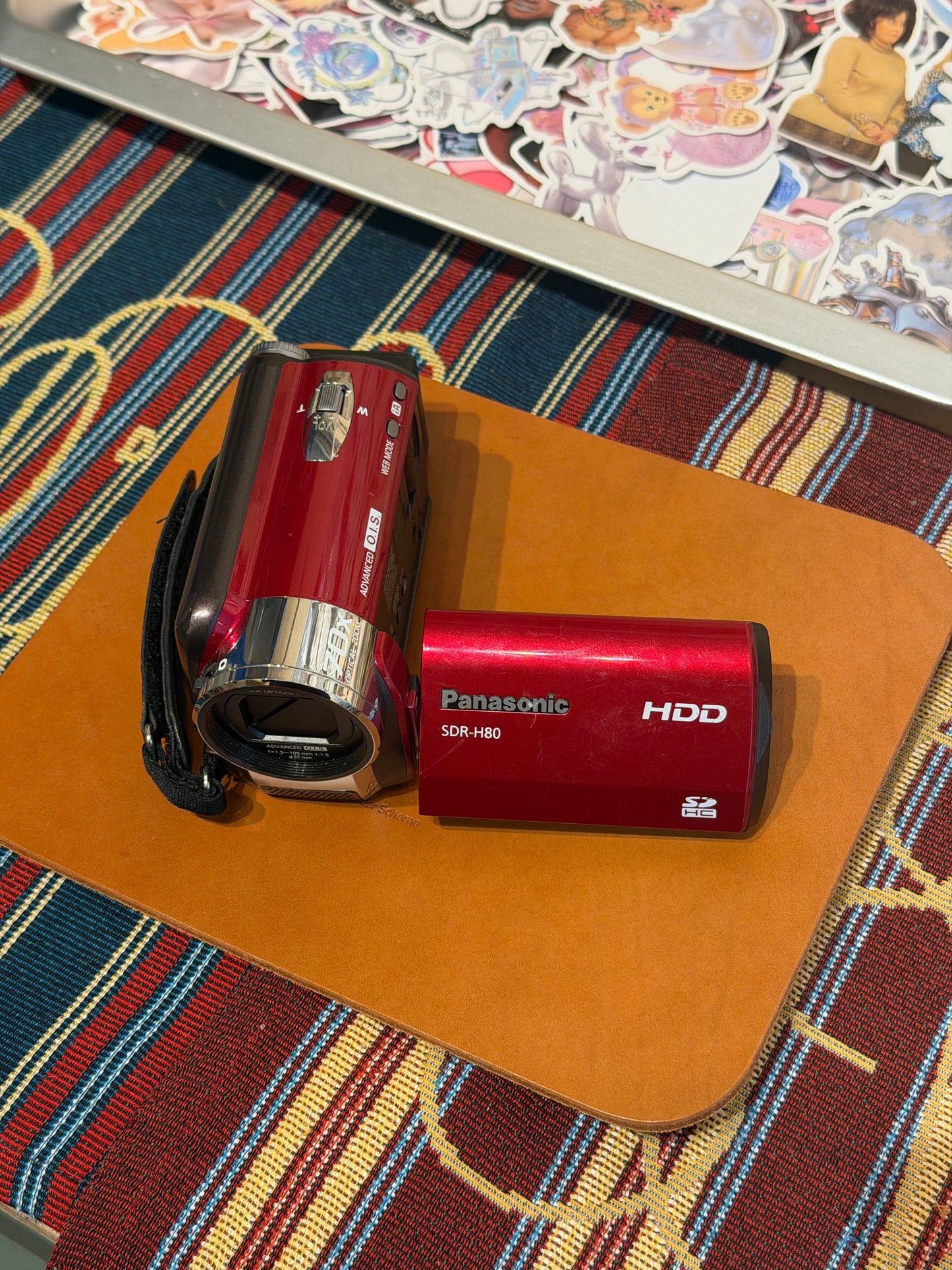 Panasonic SDR-H80 Red