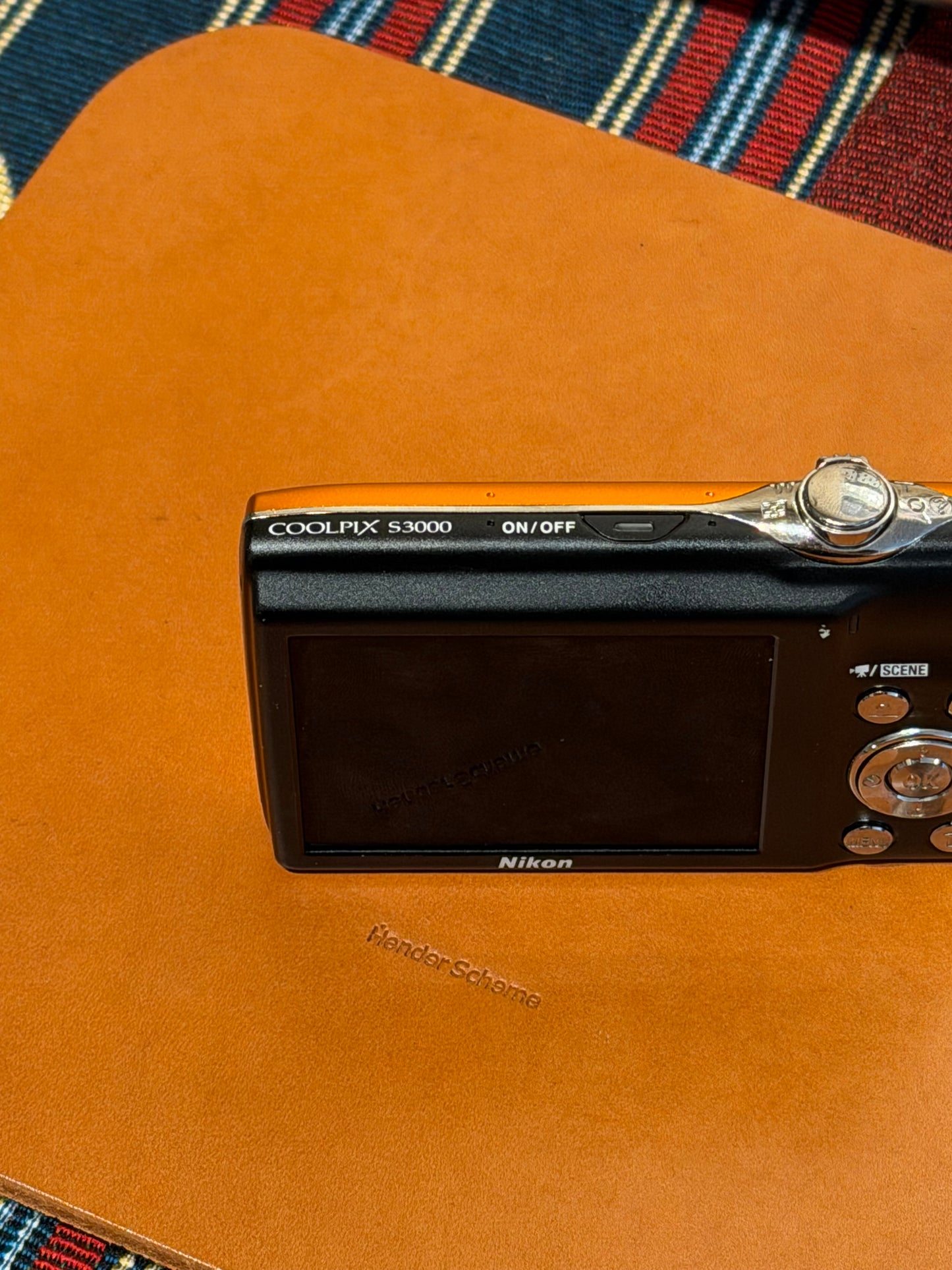 Nikon Coolpix S3000 12MP Orange