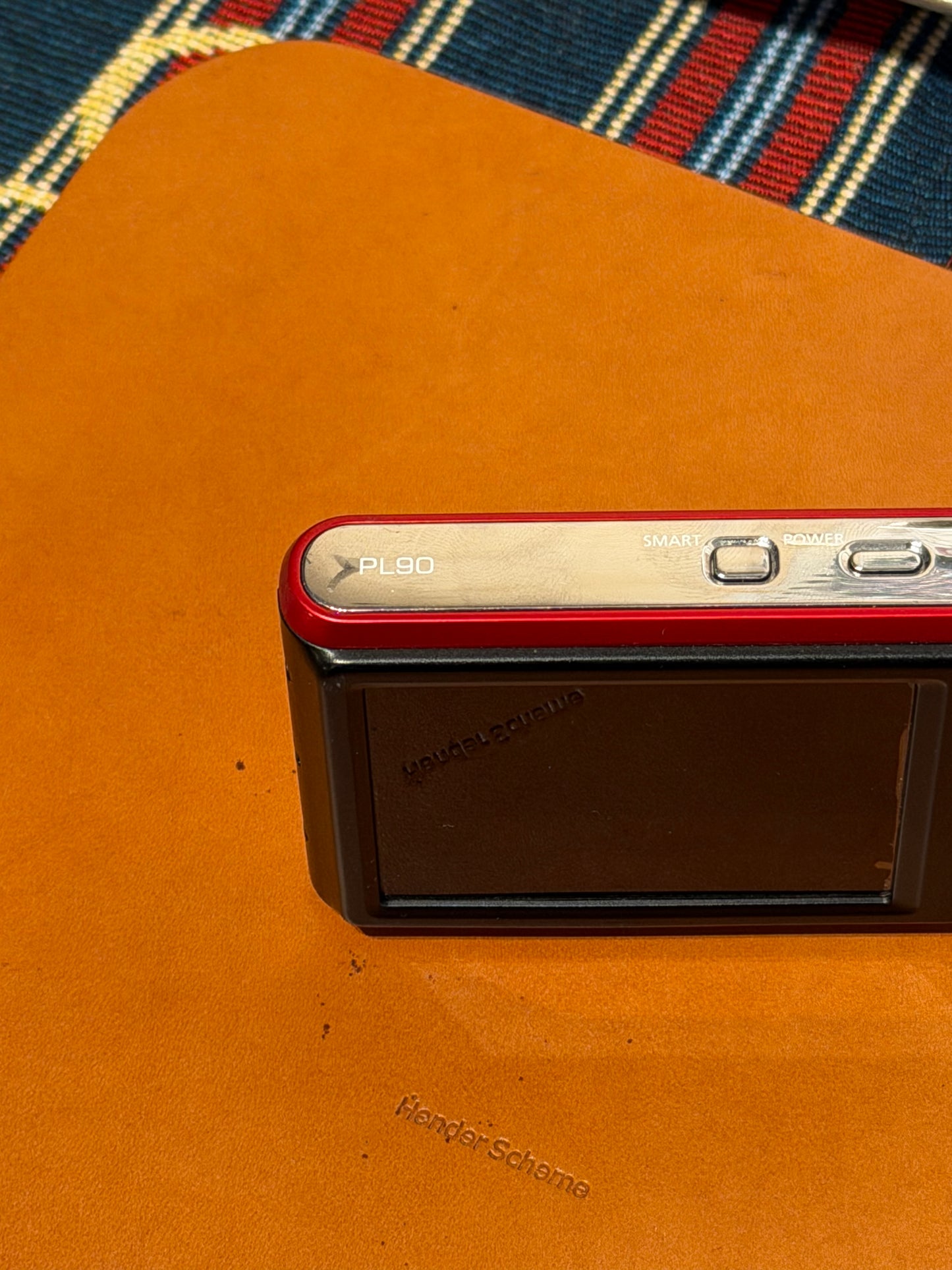 Samsung PL90 12.2MP Black