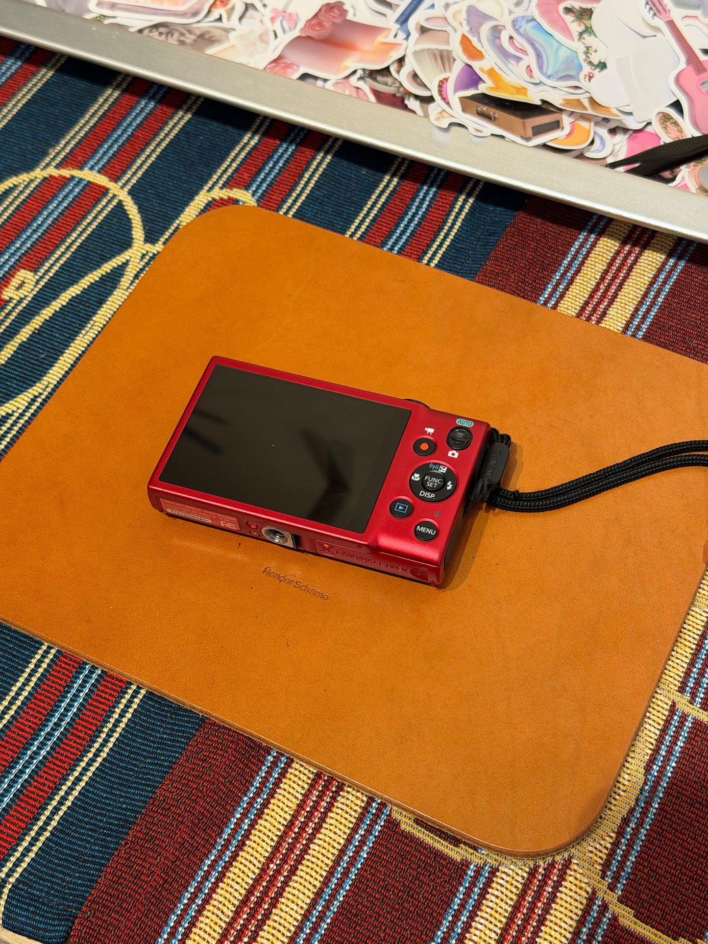 Canon PowerShot ELPH 130 IS (IXUS 140) 16MP Red