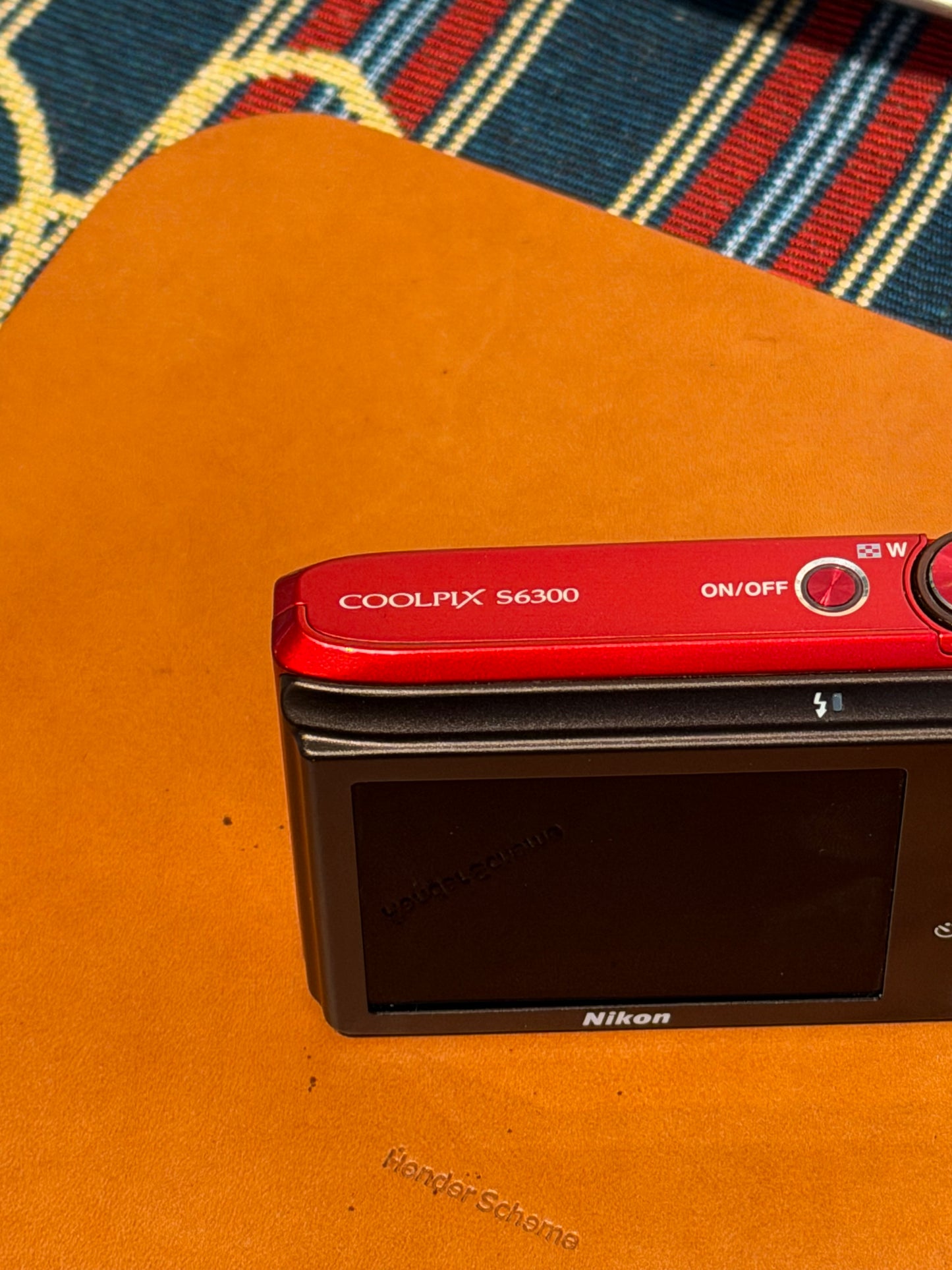 Nikon COOLPIX S6300 16MP Red