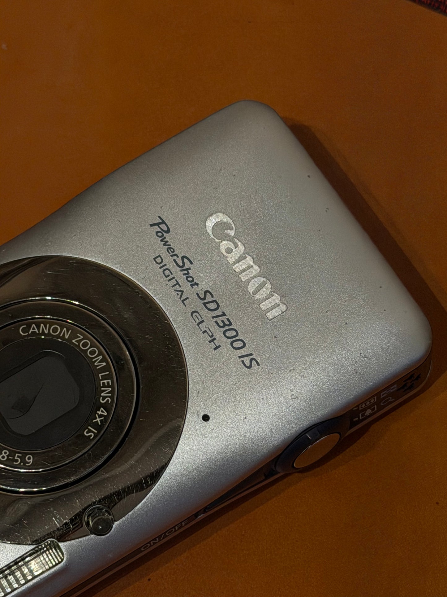 Canon PowerShot SD1300 IS (Digital IXUS 105 / IXY 200F) 12.1MP Silver