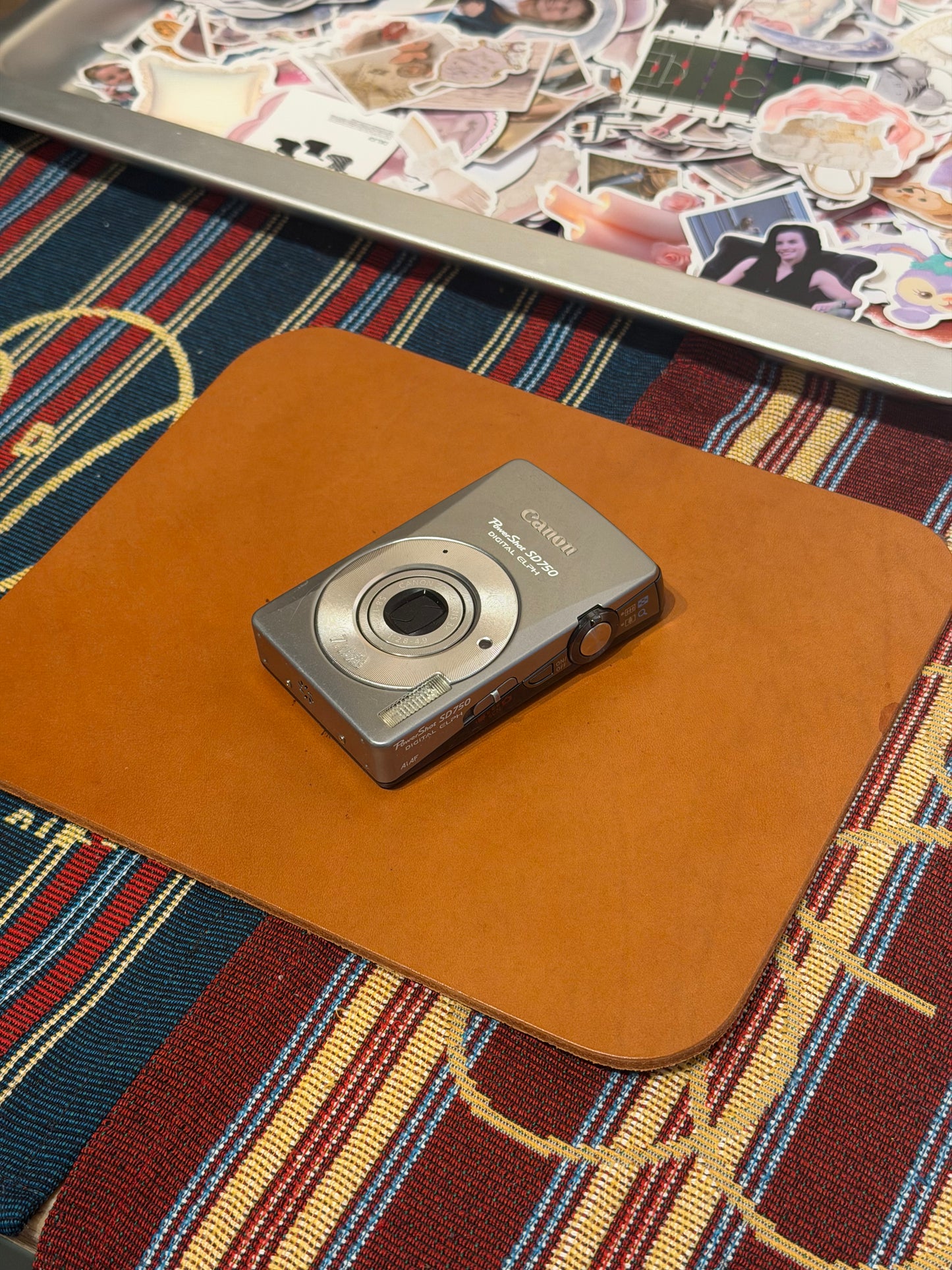 Canon PowerShot SD750 (Digital IXUS 75 / IXY Digital 90) 7.1MP Silver