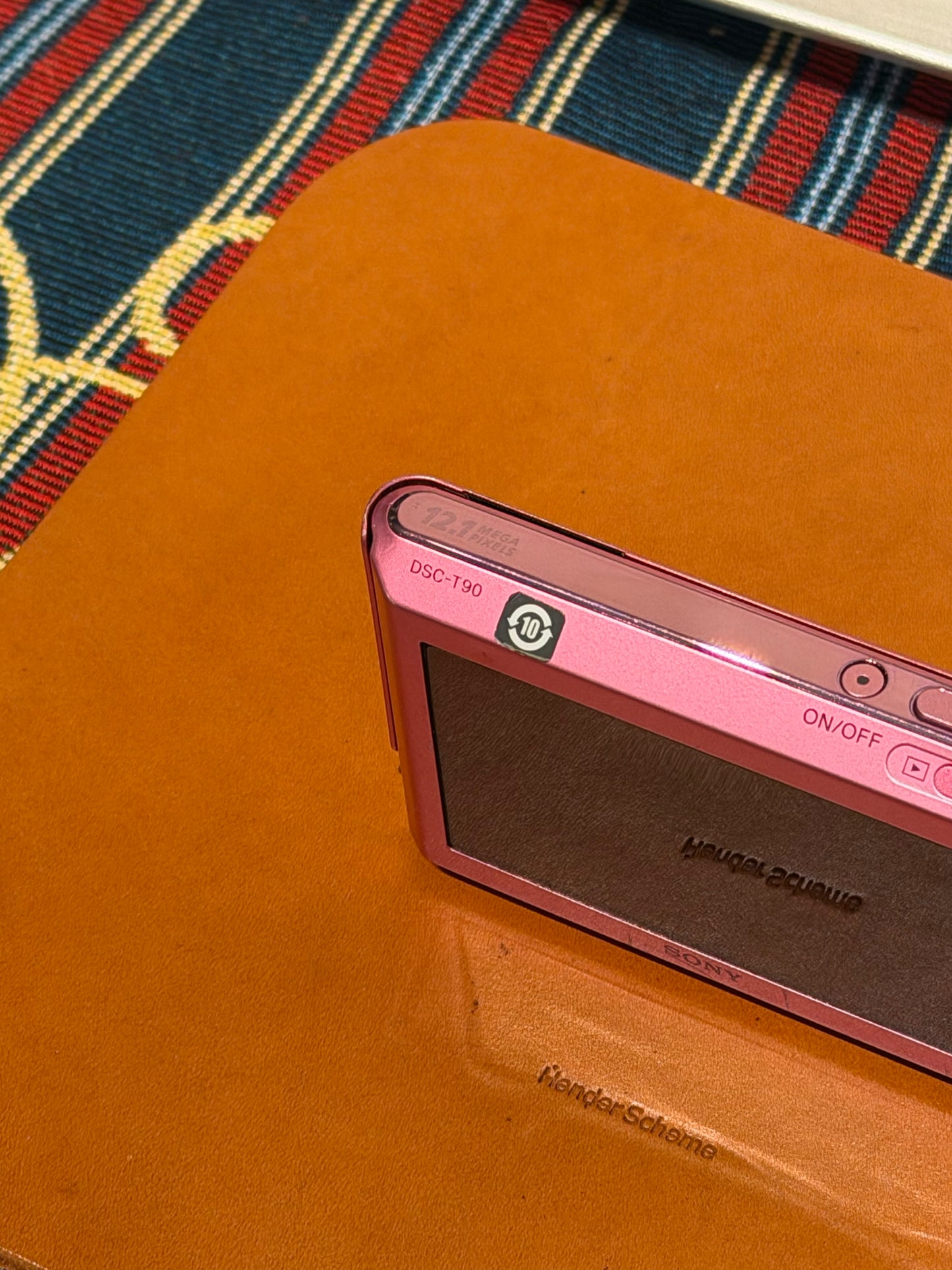 Sony Cyber-shot DSC-T90 12.1MP Pink