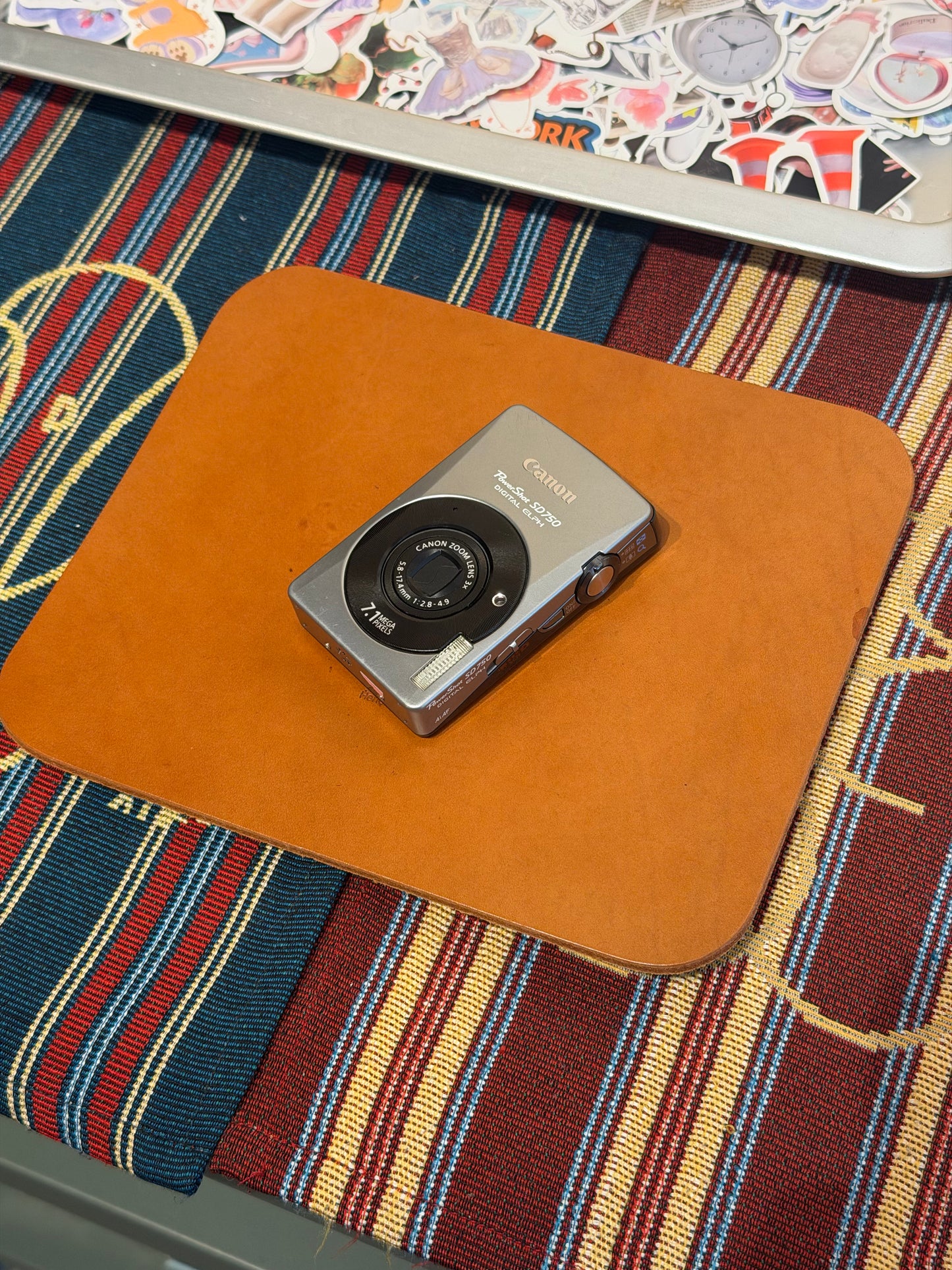 Canon PowerShot SD750 / Digital IXUS 75 7.1MP Silver
