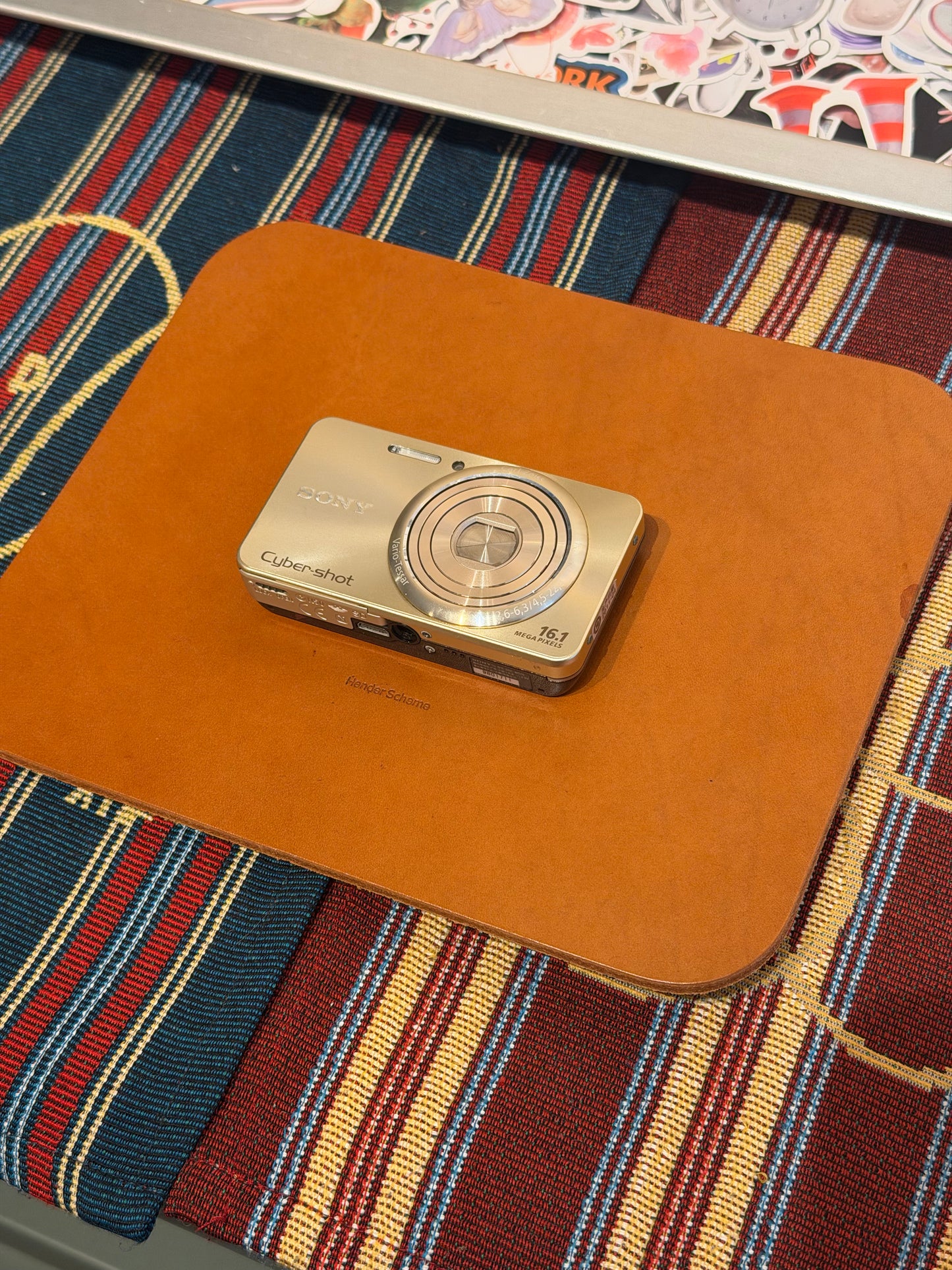 Sony Cyber-shot DSC-W570 16.1MP Gold
