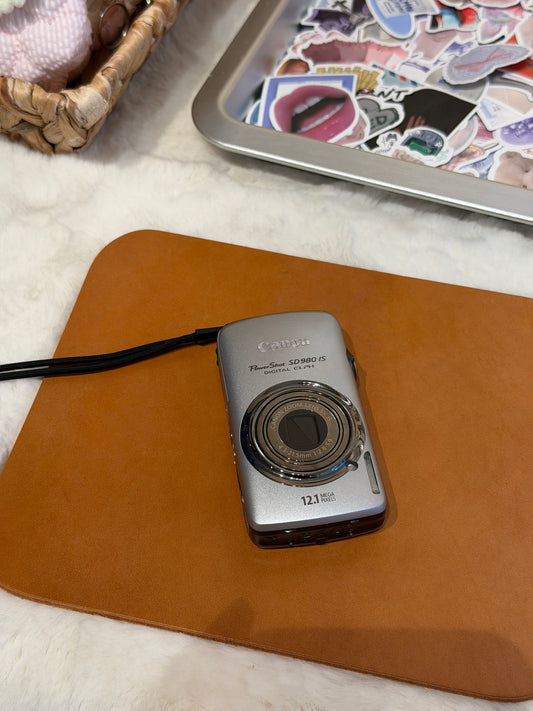Canon PowerShot SD980 IS 12.1MP Silver