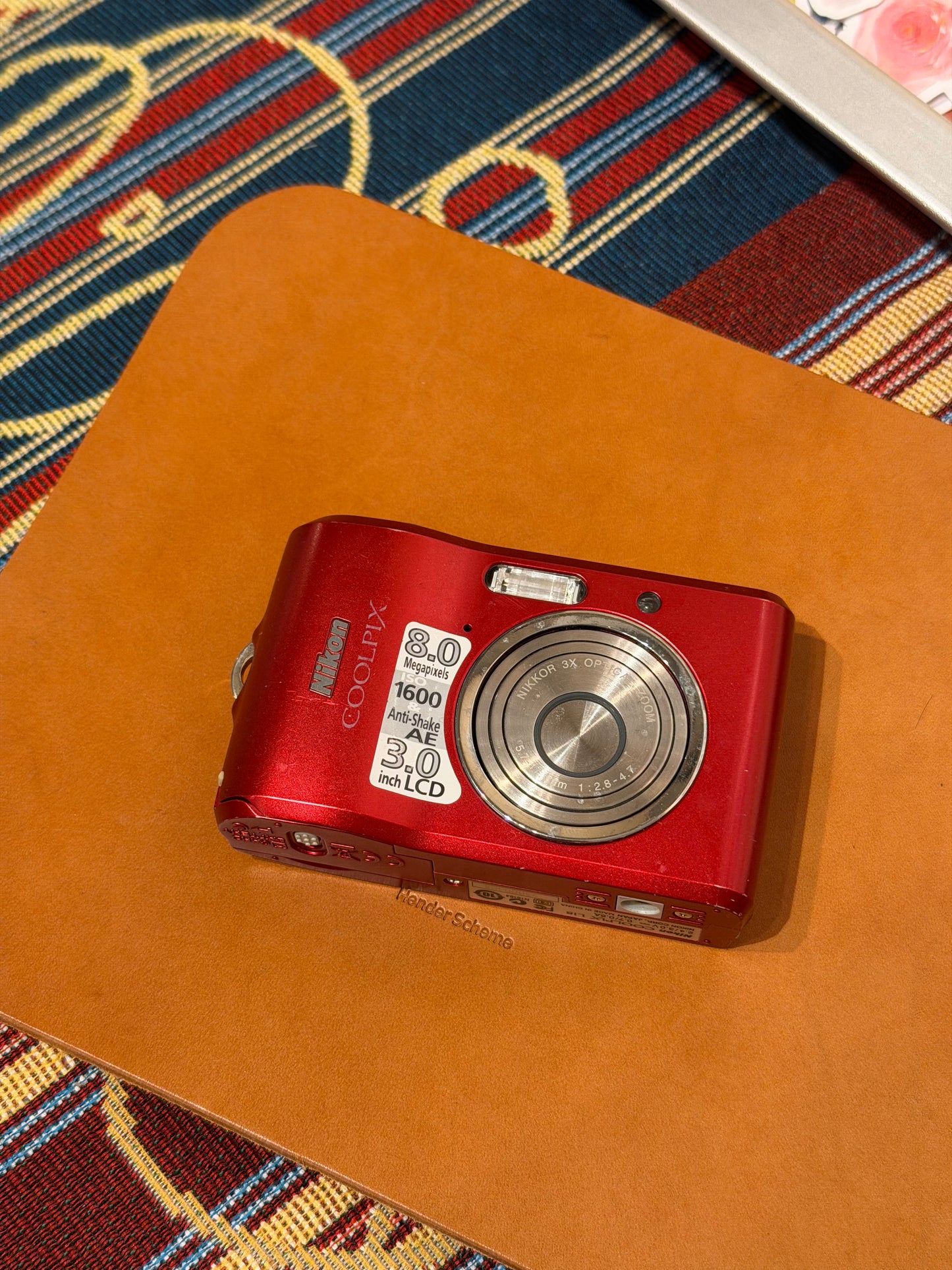 Nikon Coolpix L18 8.0MP Red