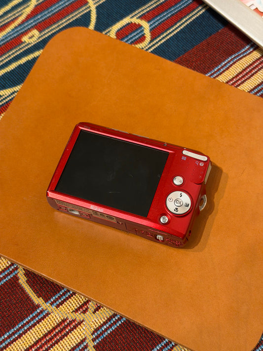 Nikon Coolpix L18 8.0MP Red