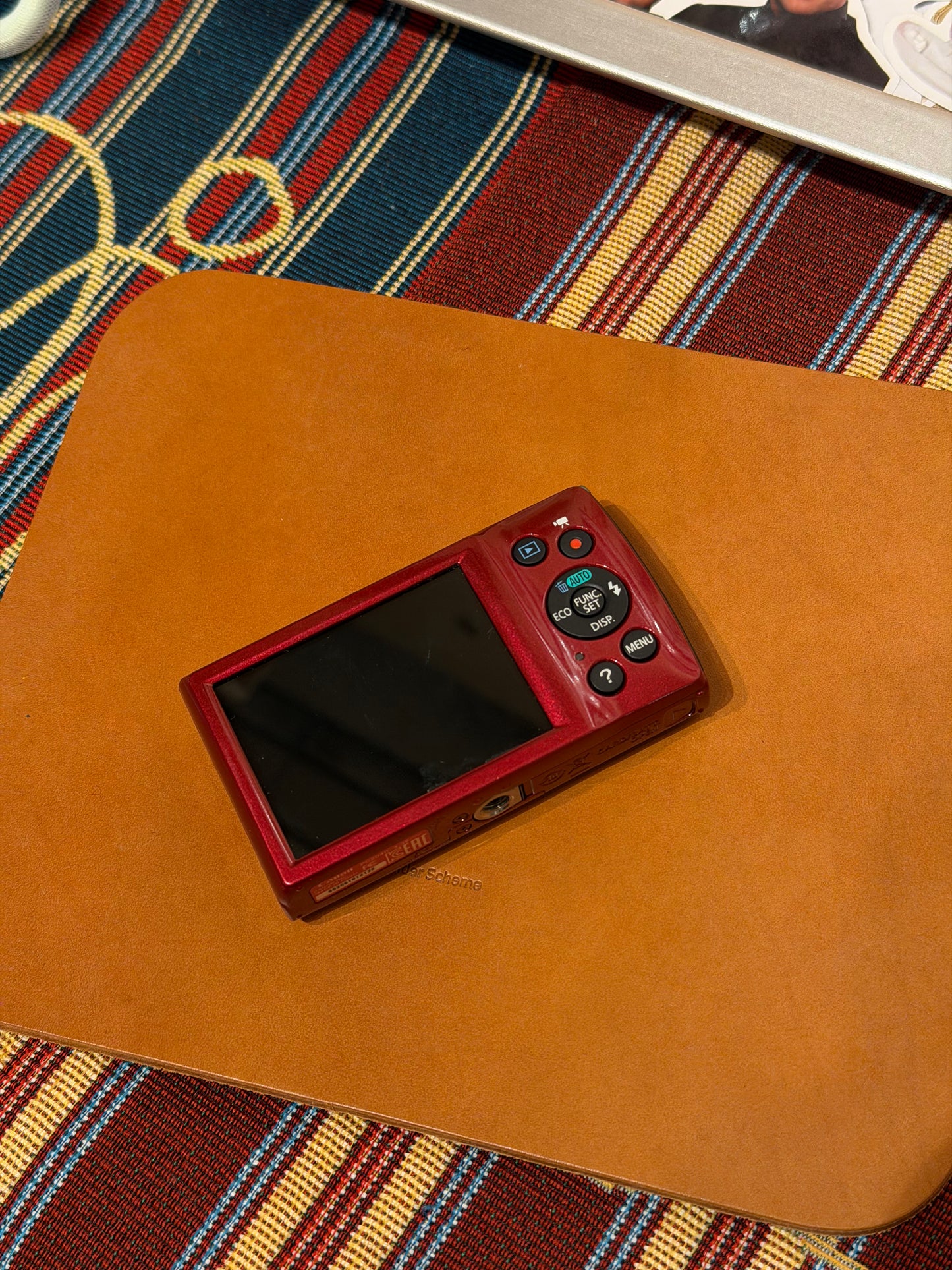 Canon PowerShot ELPH 135 / IXUS 145 16MP Red