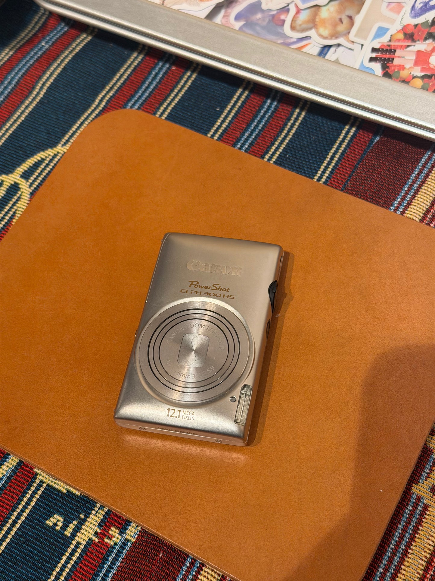 Canon PowerShot ELPH 300 HS / IXUS 220 HS 12.1MP Silver